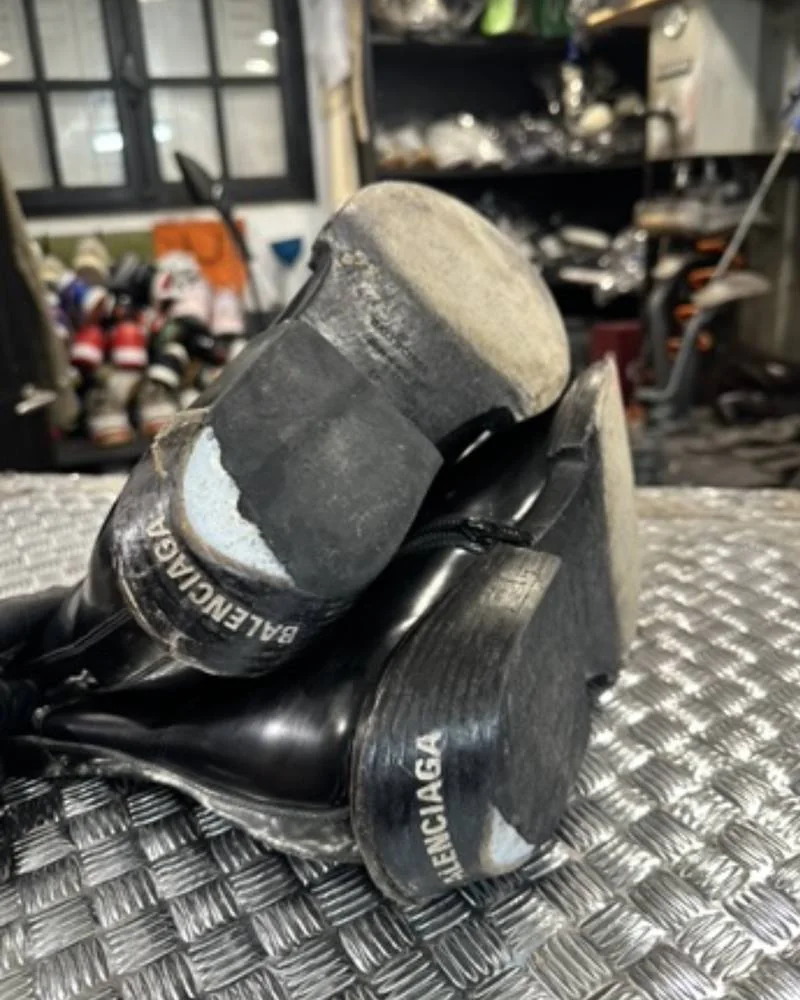 Talons de bottines usés avant ressemelage
